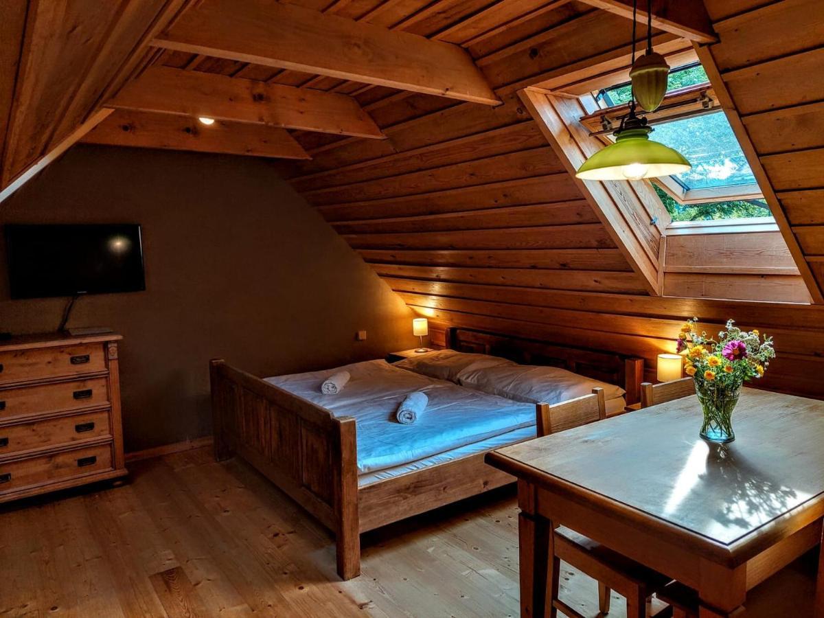 Apartmány Červený Dvůr Chvalšiny Esterno foto