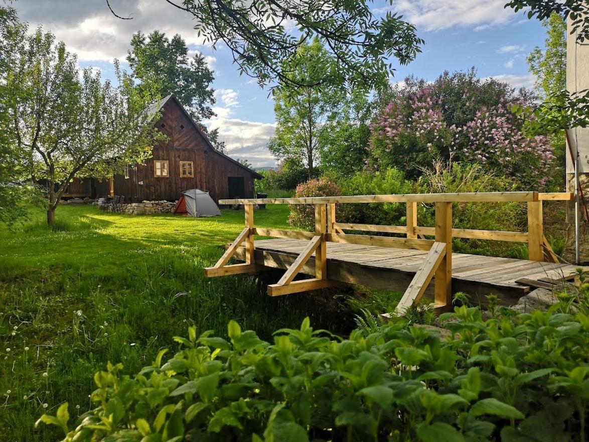 Apartmány Červený Dvůr Chvalšiny Esterno foto