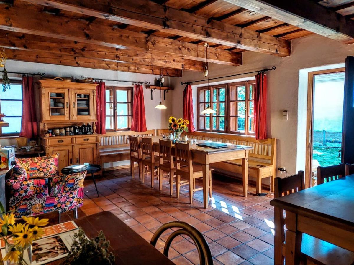 Apartmány Červený Dvůr Chvalšiny Esterno foto