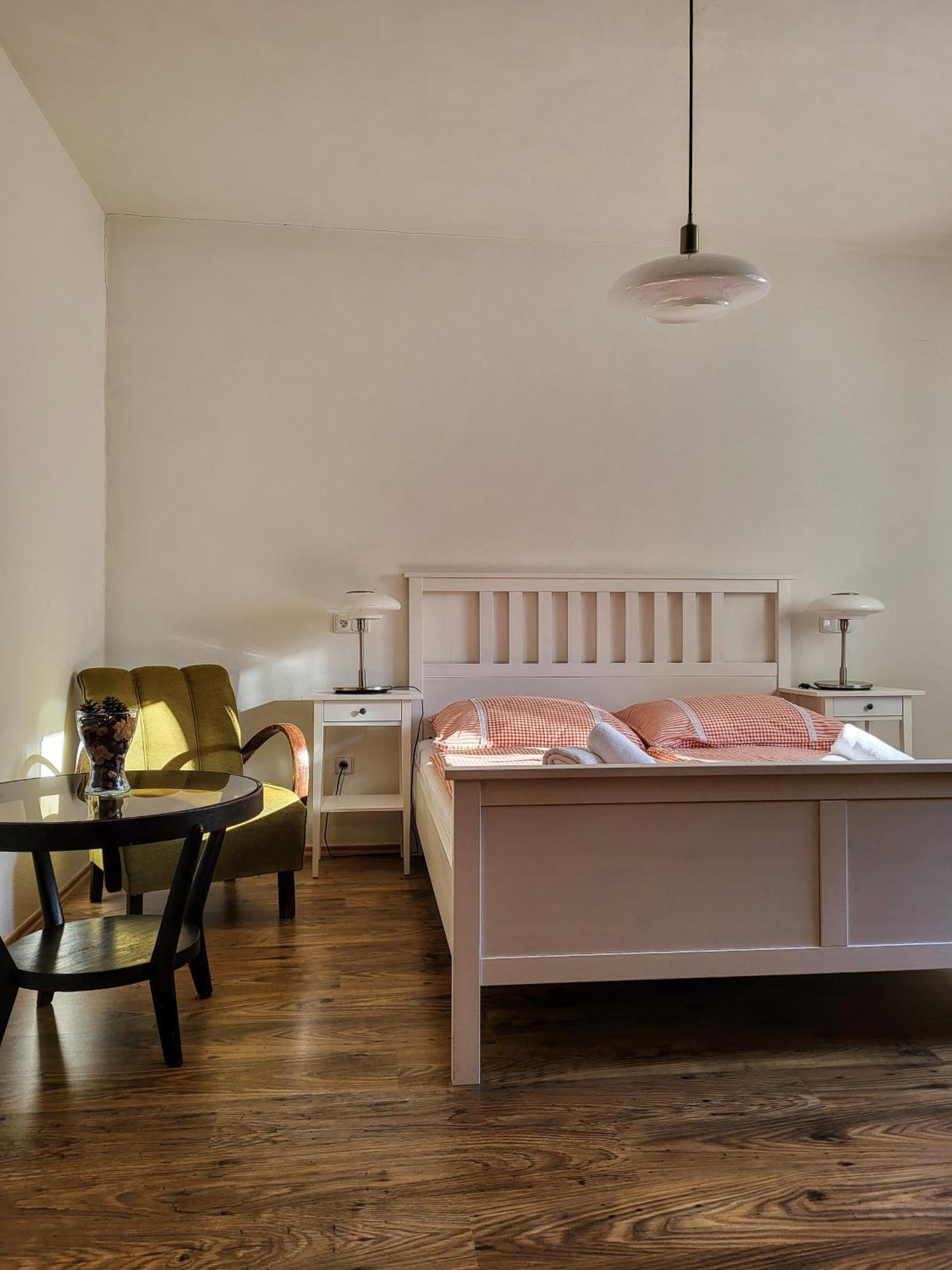 Apartmány Červený Dvůr Chvalšiny Esterno foto