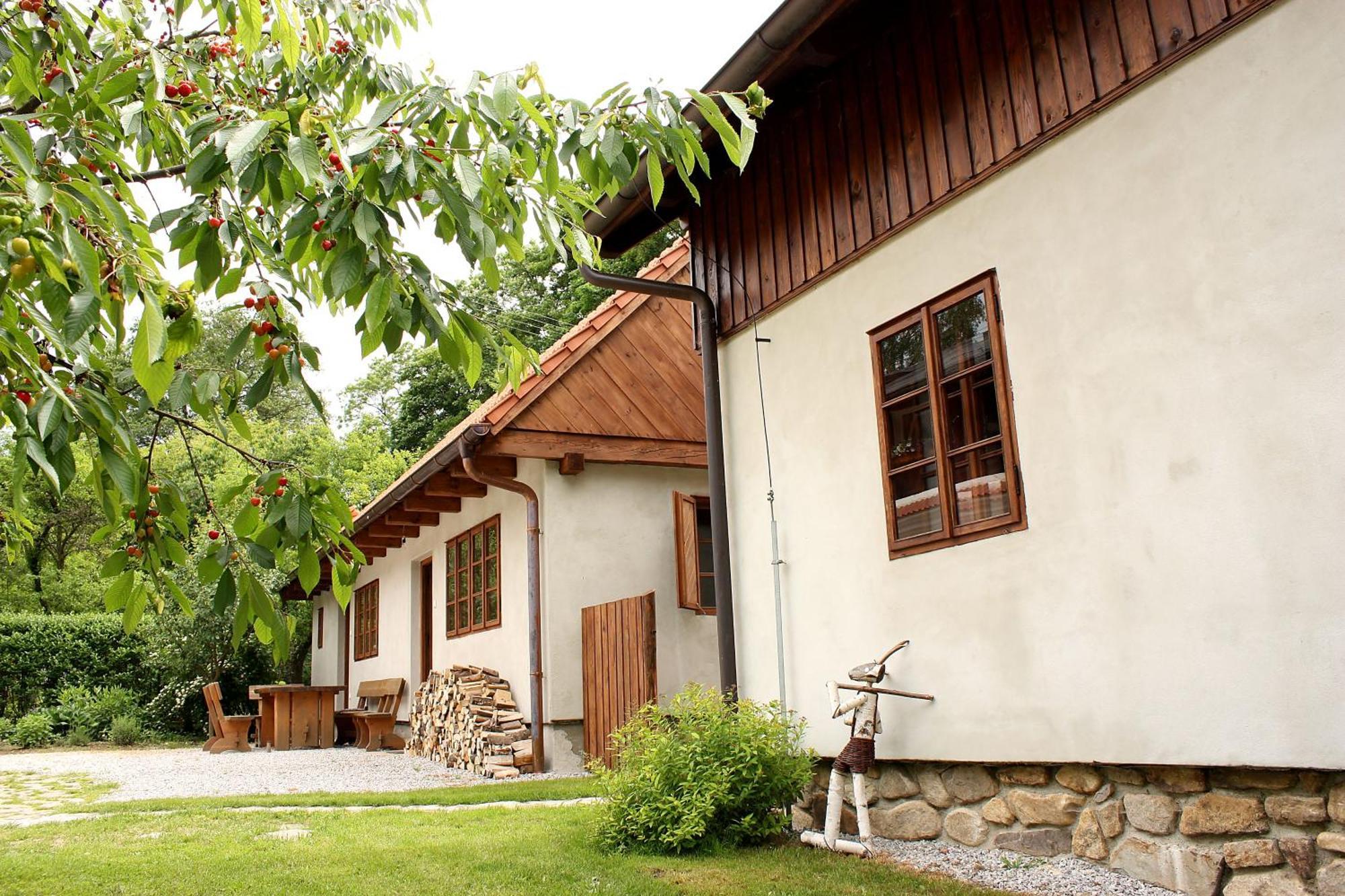 Apartmány Červený Dvůr Chvalšiny Esterno foto