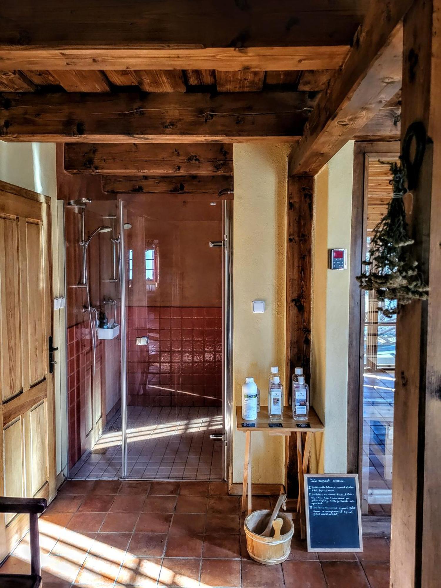Apartmány Červený Dvůr Chvalšiny Esterno foto
