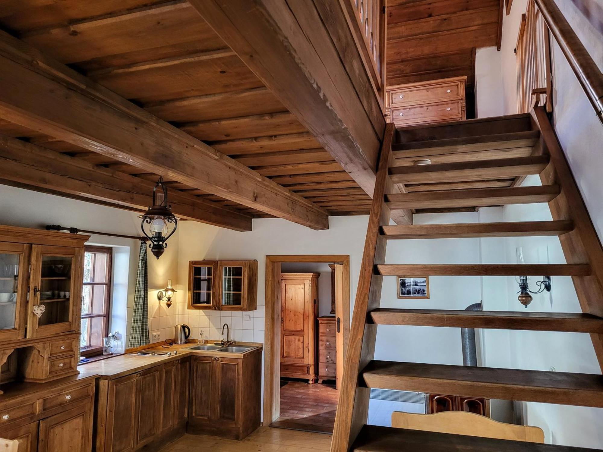 Apartmány Červený Dvůr Chvalšiny Esterno foto