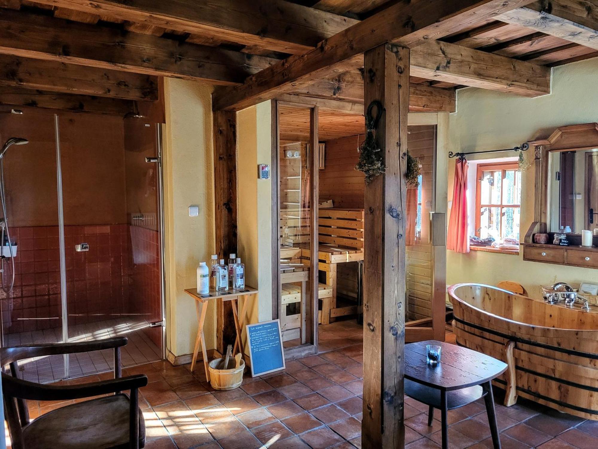 Apartmány Červený Dvůr Chvalšiny Esterno foto